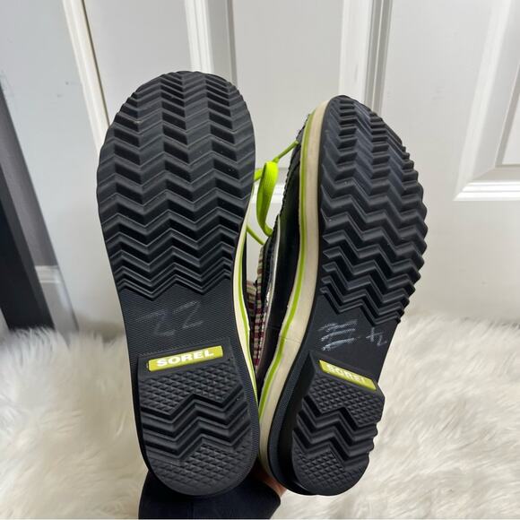 Sorel Striped Fuzzy Lined Lace Up Mid Calf Winter Snow Boots Size 6 - Picture 6 of 7